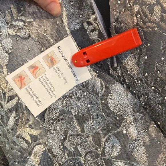 Mac Duggal Long Sleeve Beaded Appliqué Gown [Size: 16] Style #20214 - Picture 10 of 16